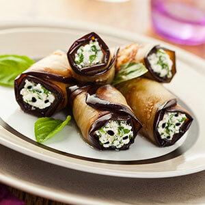 Aubergine rolls with olives