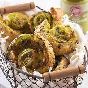 Pinwheels with pesto and brie