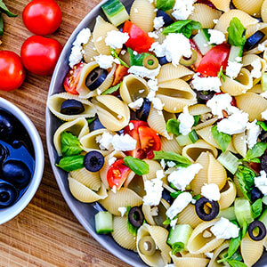 Cold pasta with feta and Polli olive rounds